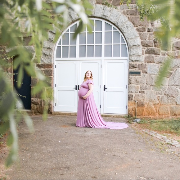 J&L Designs Boutique Paisley style Maternity Photo Gown With Throwing Train - Picture 5 of 6
